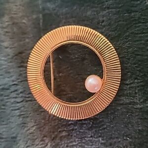 Vintage Round Pearl,Gold Circle Brooch